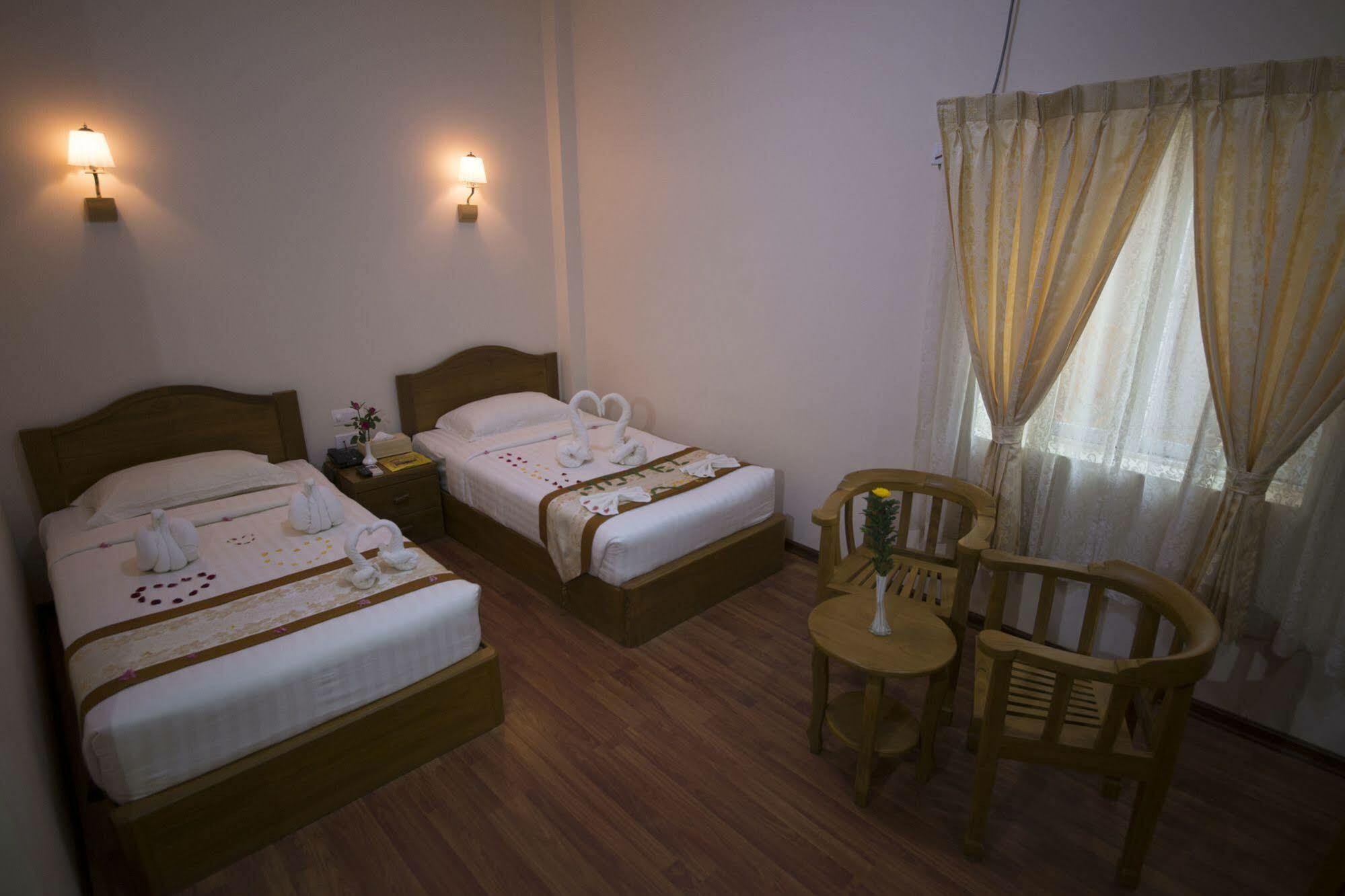 Shwe Poe Eain Hotel New Bagan Exterior photo